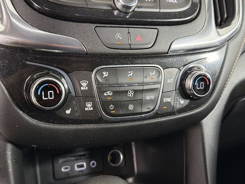 Used 2022 Chevrolet Equinox Premier image 29