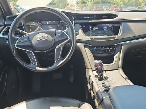 Certified 2024 Cadillac XT5 Premium Luxury AWD/4WD image 8