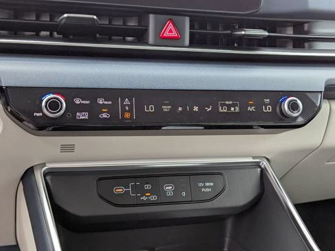 New 2026 Kia Carnival SX FWD image 31