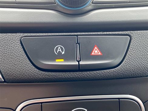 Used 2023 Chevrolet Equinox LT image 29