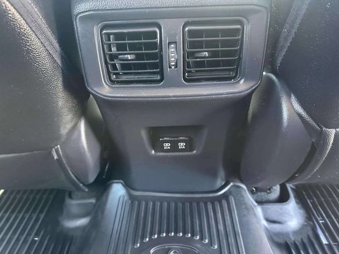 Used 2019 Toyota RAV4 XLE w/ Convenience Package image 25