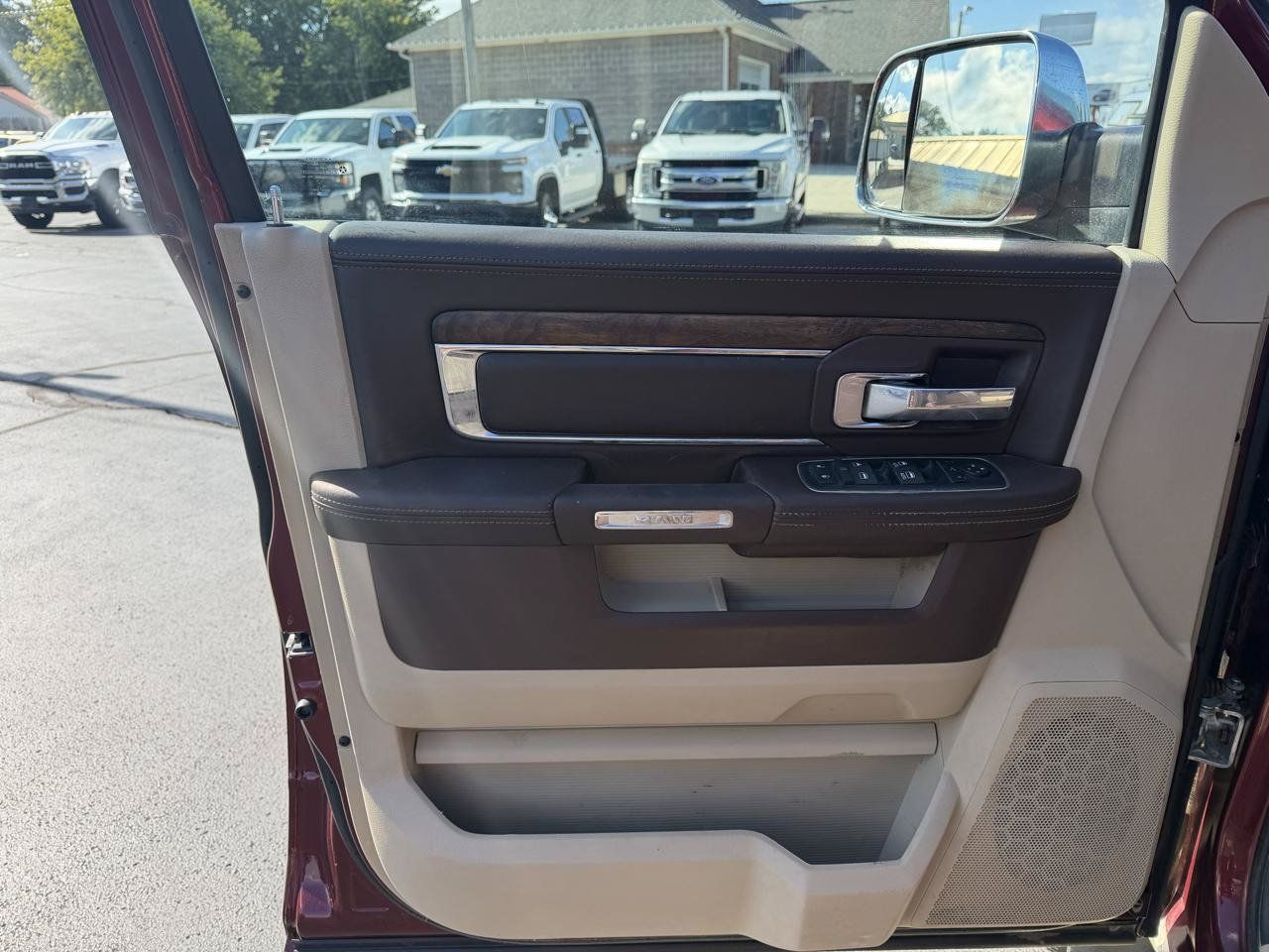Used 2016 RAM 3500 Laramie Longhorn AWD/4WD image 10