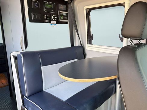 Used 2021 Mercedes-Benz Sprinter 2500 image 32
