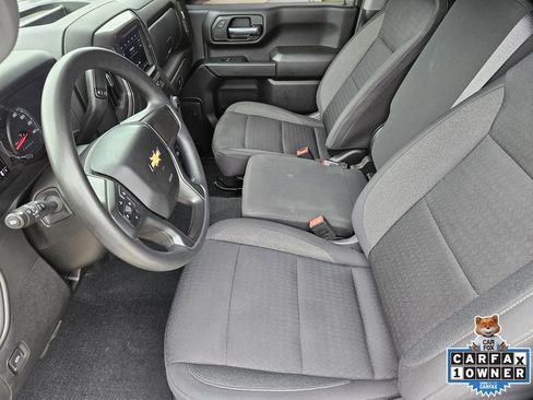 Used 2024 Chevrolet Silverado 2500 Custom w/ Custom Value Package image 17