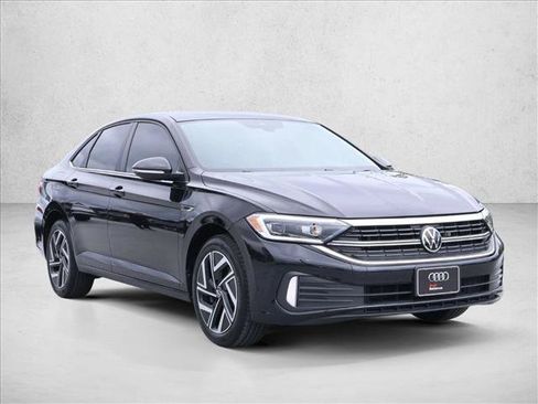 Used 2022 Volkswagen Jetta SEL FWD image 3