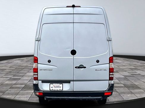 Used 2015 Mercedes-Benz Sprinter 2500 image 6