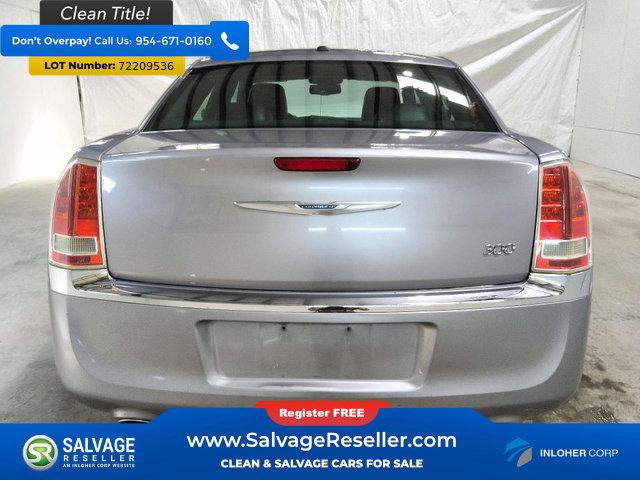 Used 2014 Chrysler 300 RWD image 8