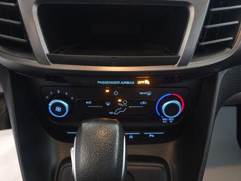Used 2022 Ford Transit Connect XLT FWD image 19
