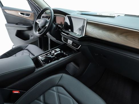 New 2026 Volkswagen Atlas SE FWD image 33