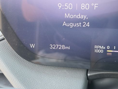 Used 2025 Buick Enclave Preferred FWD image 39