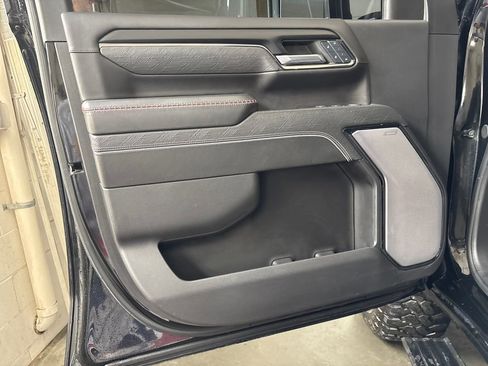 Used 2024 GMC Sierra 2500 AT4X image 13