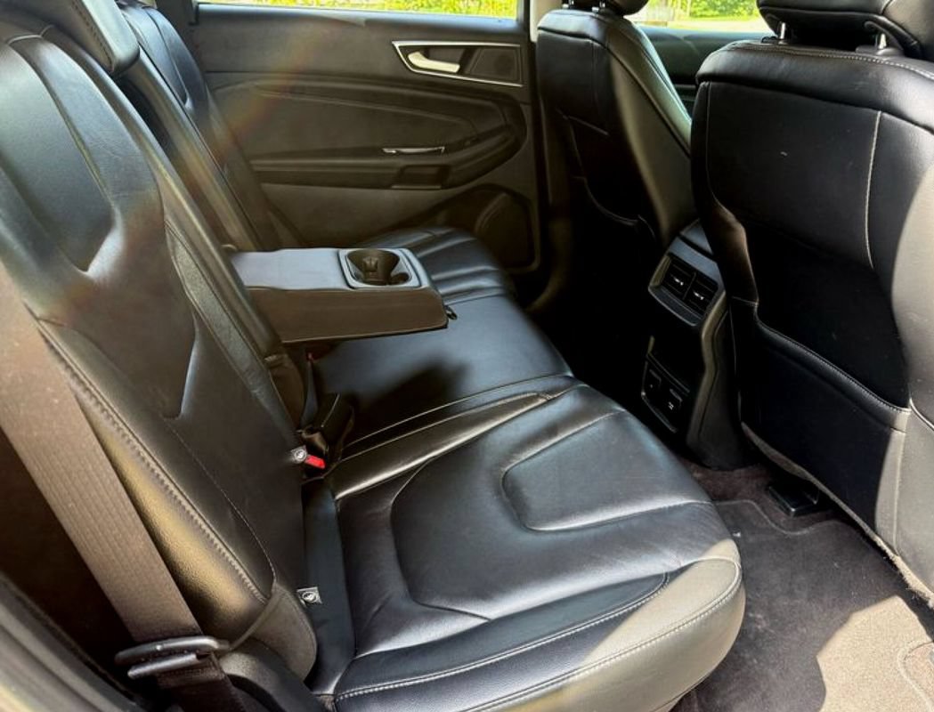 Used 2020 Ford Edge Titanium FWD image 37