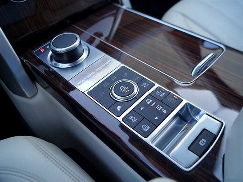 Used 2016 Land Rover Range Rover HSE image 21