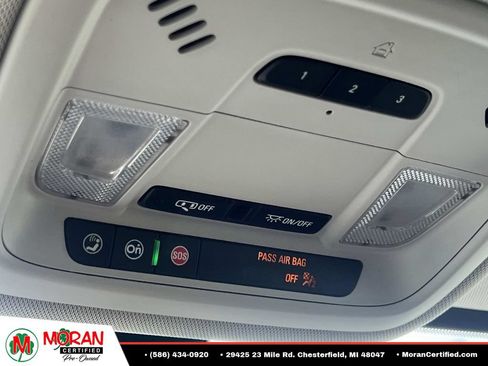 Used 2020 Chevrolet Traverse LT FWD image 27