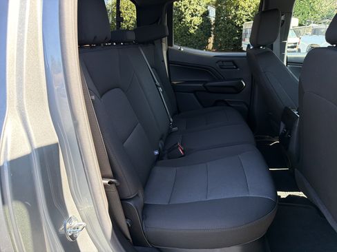 Used 2025 Chevrolet Colorado W/T image 15