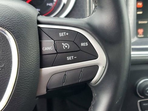Used 2015 Dodge Charger SXT RWD image 17