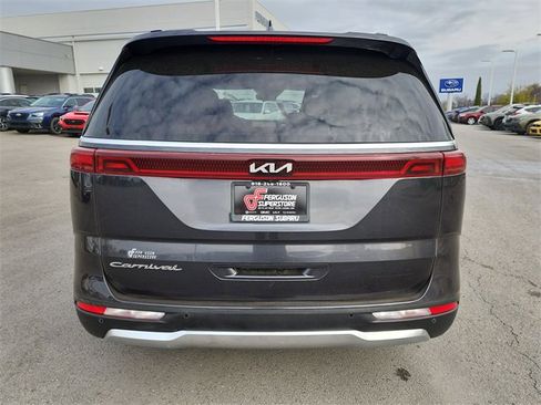 Used 2022 Kia Carnival SX image 4