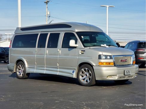Used 2018 GMC Savana 2500 w/ Enhanced Convenience Package image 10