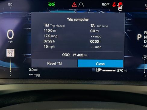 Used 2025 Volvo V60 B5 Cross Country Plus image 40