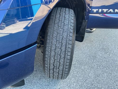 Used 2024 Nissan Titan SV w/ SV Convenience Package image 58