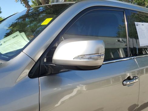 Used 2019 Lexus LX 570 4WD w/ Luxury Package image 12