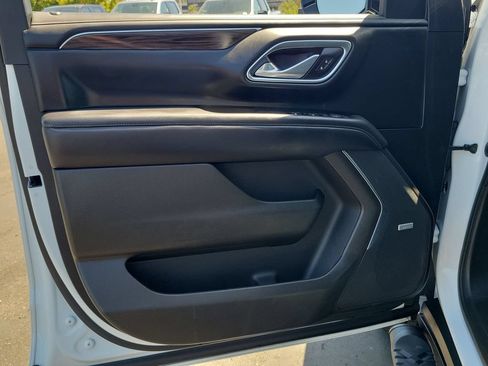 Used 2021 Chevrolet Tahoe Z71 w/ Luxury Package AWD/4WD image 22