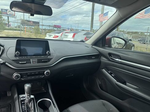 Used 2021 Nissan Altima 2.5 SV FWD image 14