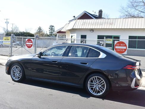 Used 2025 BMW 530i RWD image 9