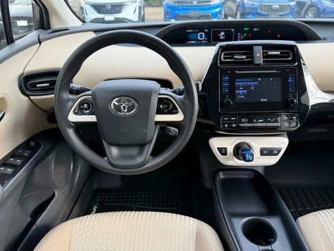 Used 2016 Toyota Prius Two image 12