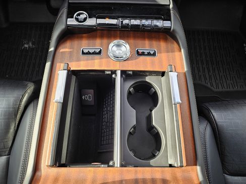 New 2025 Lincoln Navigator Black Label image 20