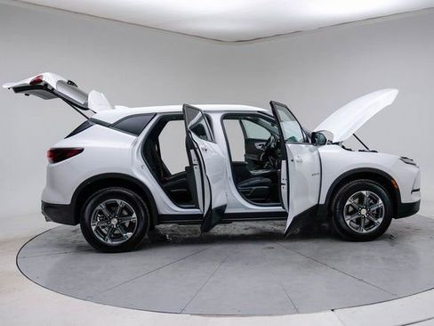 Used 2025 Chevrolet Blazer LT image 12