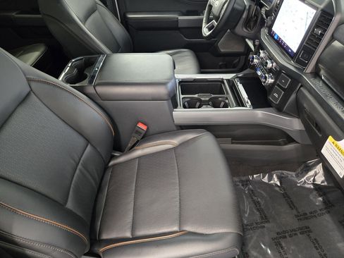 Used 2025 Ford F250 Lariat w/ Lariat Ultimate Package AWD/4WD image 14