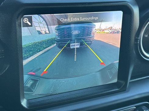 Used 2020 Jeep Gladiator Overland image 19