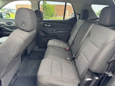 Used 2019 Chevrolet Traverse LT FWD image 12