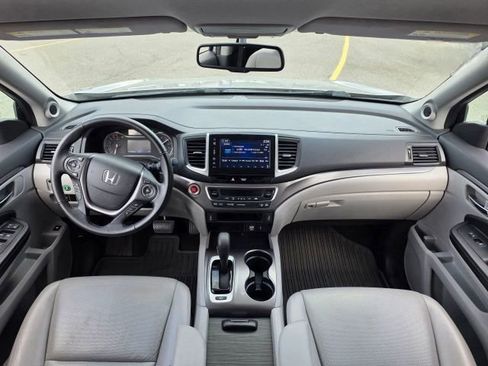 Used 2017 Honda Ridgeline RTL-T image 9