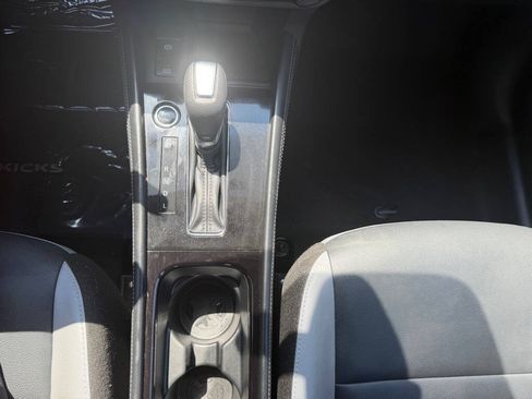 Used 2022 Nissan Kicks SR w/ Premium Package FWD image 23