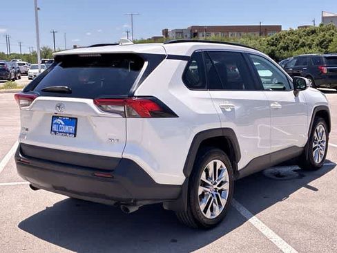 Used 2021 Toyota RAV4 XLE Premium FWD image 6