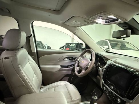 Used 2020 Chevrolet Traverse LT w/ LT Premium Package image 26