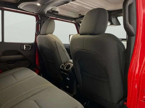 Used 2025 Jeep Wrangler Unlimited Sahara w/ Safety Group AWD/4WD image 75