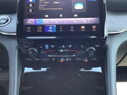 Certified 2023 Jeep Grand Cherokee Overland w/ Luxury Tech Group IV AWD/4WD image 21