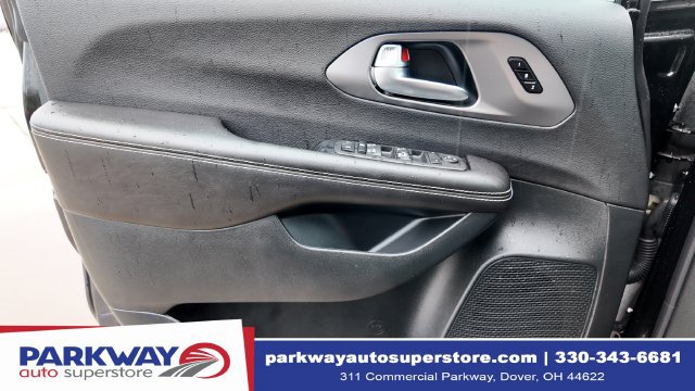 Used 2026 Chrysler Pacifica Select w/ S Appearance Package FWD image 24