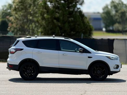 Used 2017 Ford Escape Titanium w/ Canadian Touring Package AWD/4WD image 7