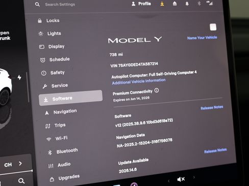 Used 2026 Tesla Model Y 2WD image 18