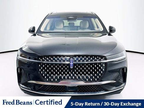 Used 2024 Lincoln Nautilus Reserve w/ Equipment Group 202A AWD/4WD image 2