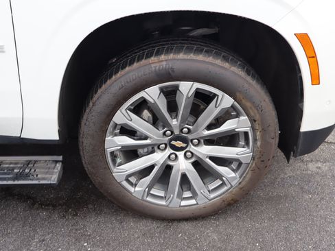 Used 2025 Chevrolet Tahoe High Country AWD/4WD image 40