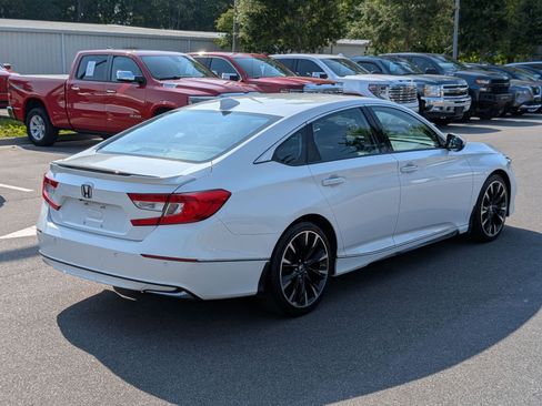 Used 2021 Honda Accord Touring image 3