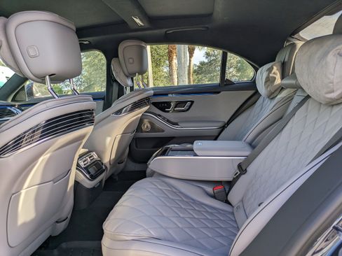 Used 2024 Mercedes-Benz S 580 4MATIC Sedan image 12