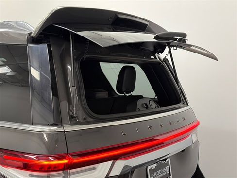 Used 2023 Lincoln Navigator Black Label image 8