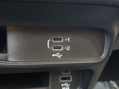 New 2026 Chrysler Pacifica Select image 33