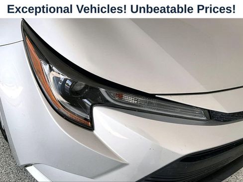 Used 2023 Toyota Corolla LE FWD image 35